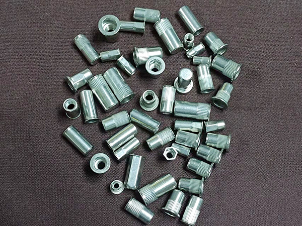 拉铆螺母生产